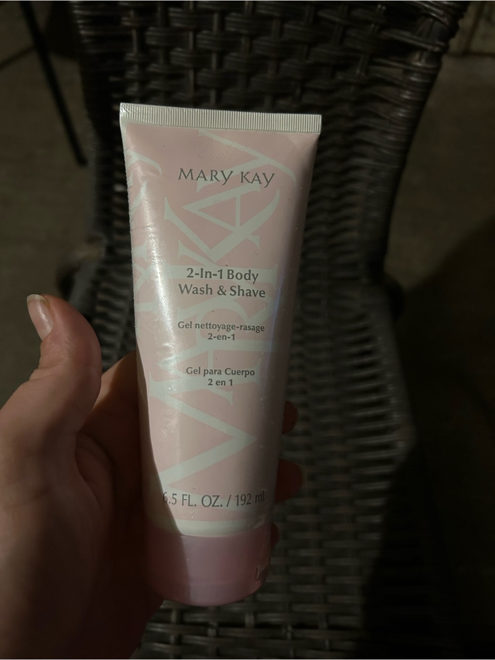New sealed Mary Kay Pink 2-In-1 Body Wash & Shave Gel